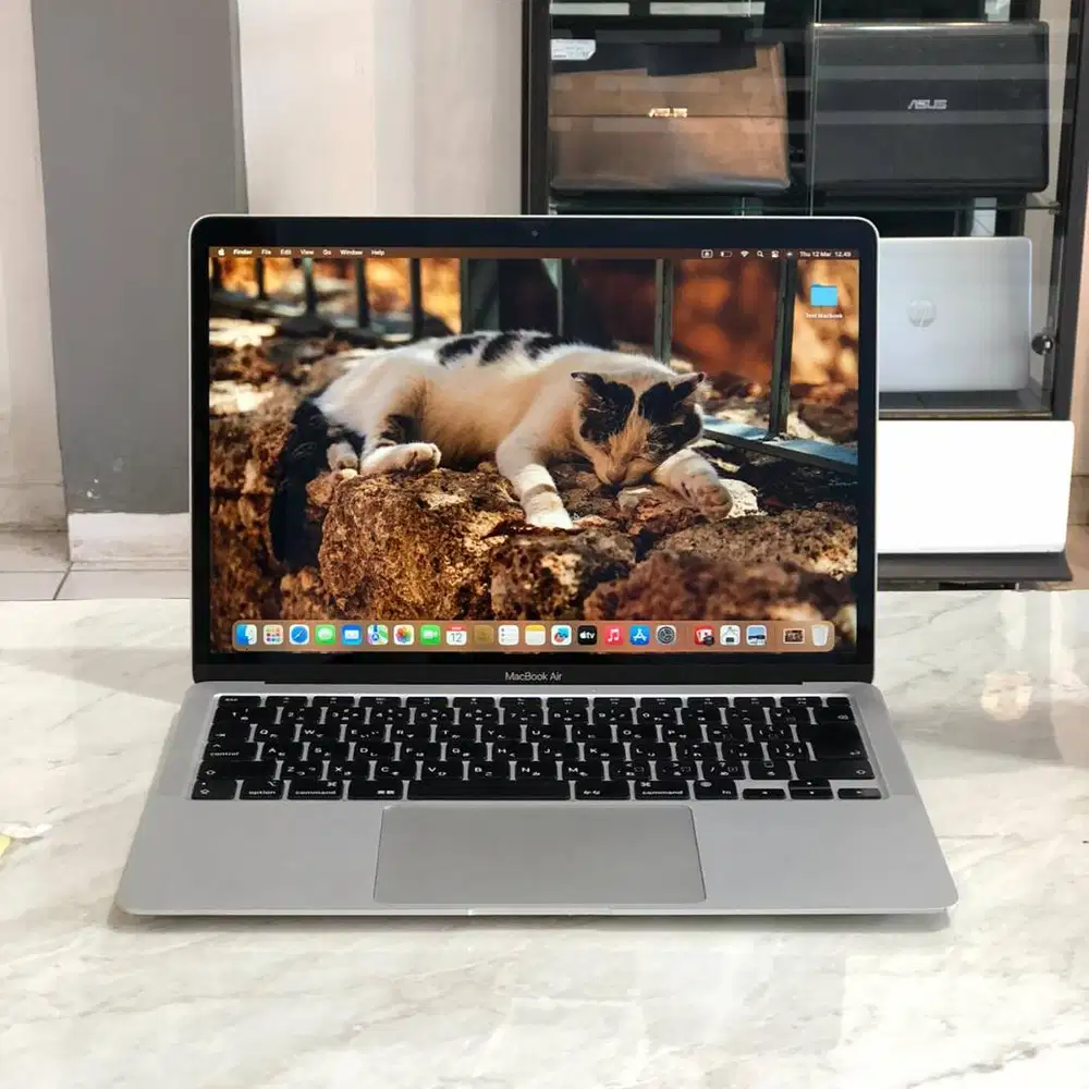MacBook Air M1 2020 13inch 16/256GB | Tipis, Ringan, Baterai Awet