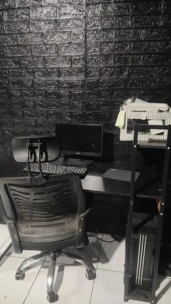 Komputer Intel Core i3, RAM 8GB, NVIDIA GT 630 (Nego)