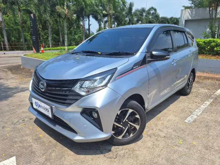 Daihatsu Sigra 1.2 R Deluxe Bensin-AT 2022 Silver 4AKA
