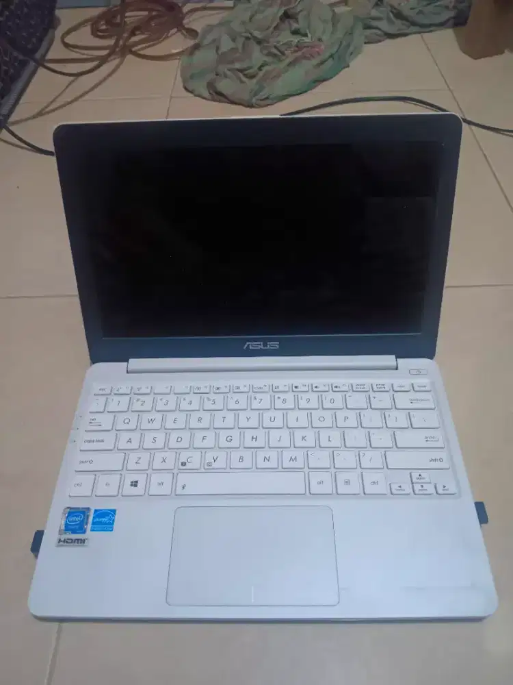 NOTEBOOK ASUS E203NAH