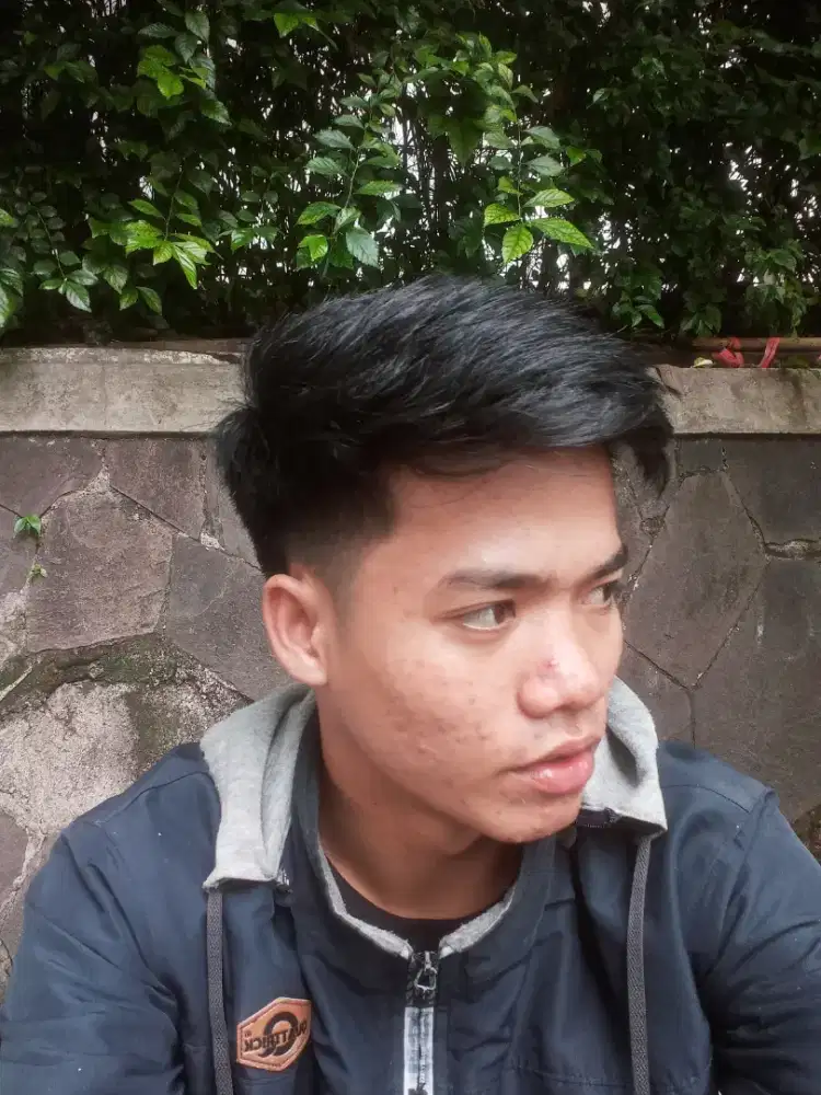 Sedang mencari pekerjaan,