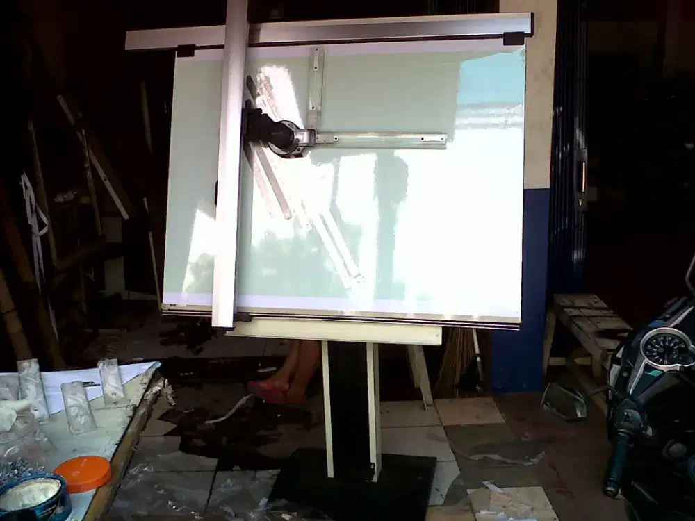 Meja gambar arsitek bergaransi