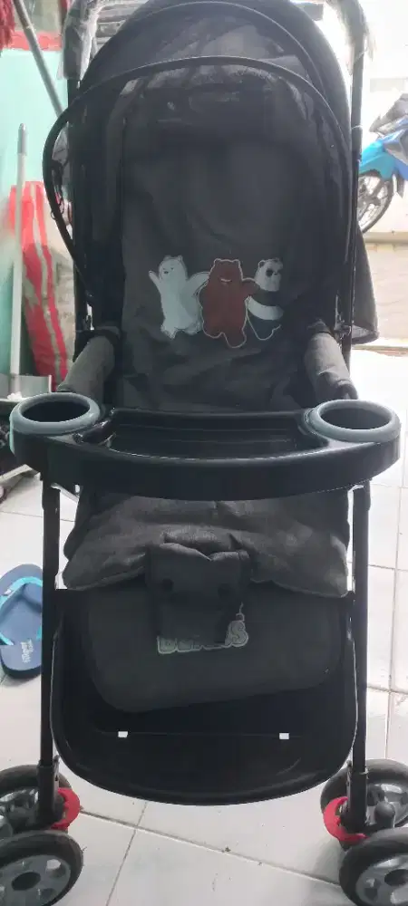Stroller bayi bekas