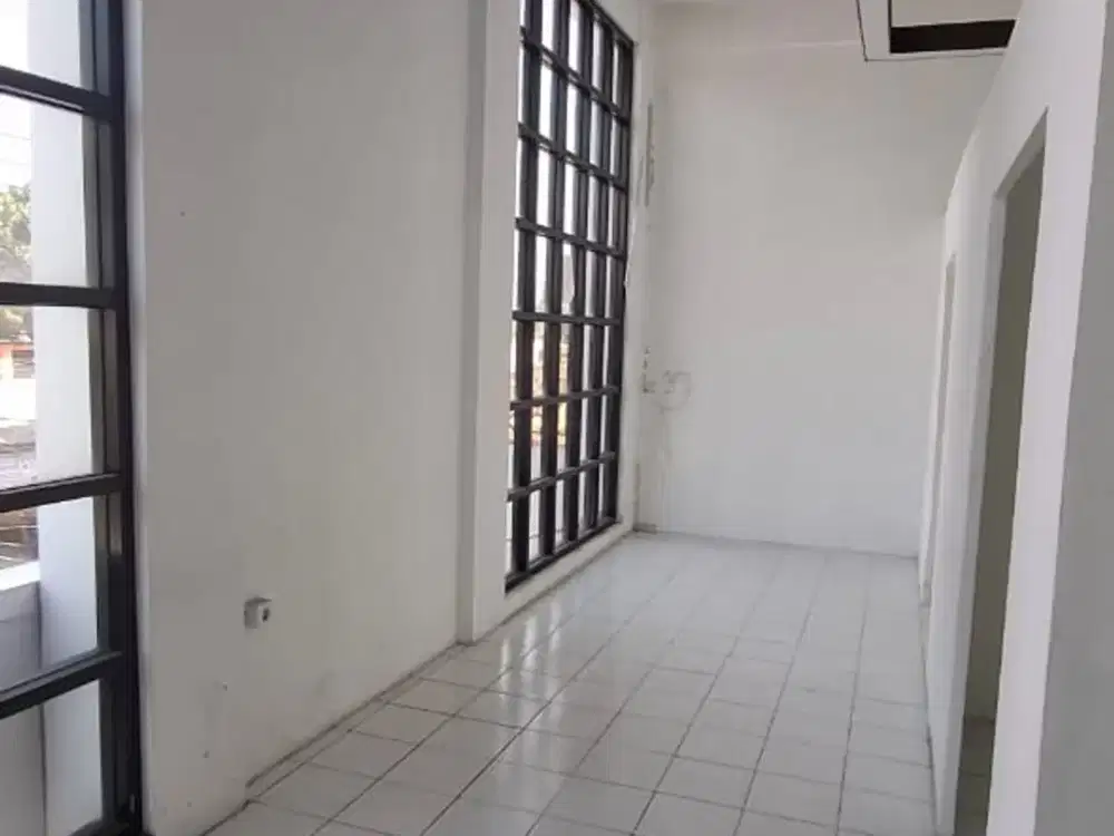 RUKO STRATEGIS 3 LANTAI LOKASI RAMAI SIAP PAKAI DI SOREANG BANDUNG