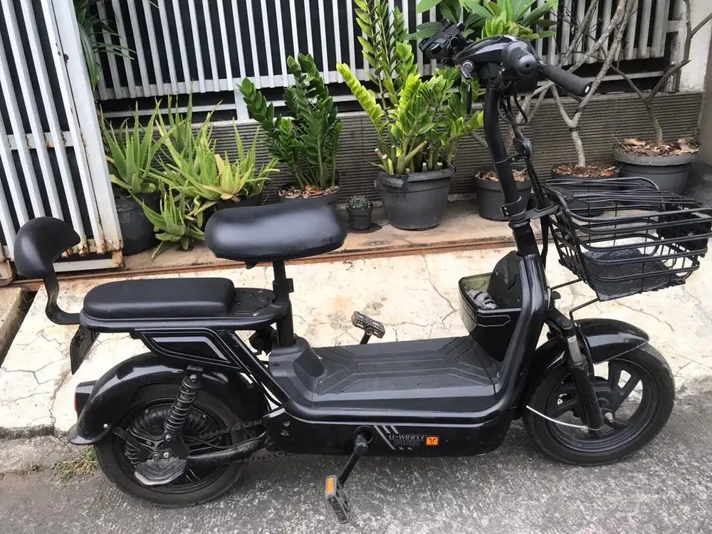 Sepeda listrik U win fly