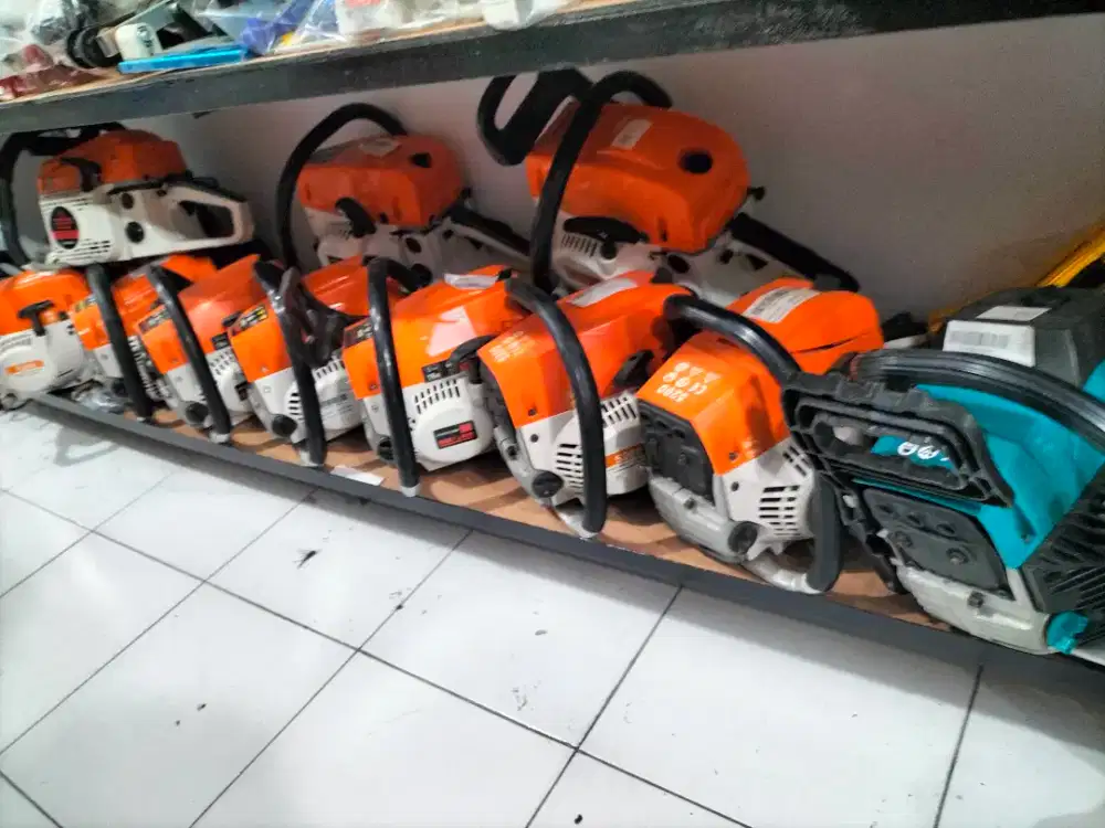 Mesin doang  shinsaw cina borong aja ada 12 unit