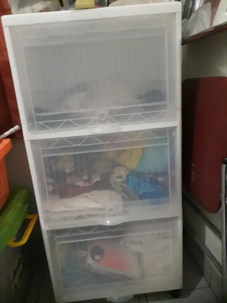 Dijual murah lemari plastik