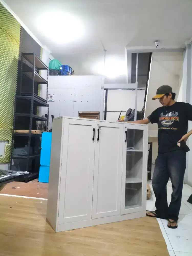 Lemari kabinet infoma plat besi