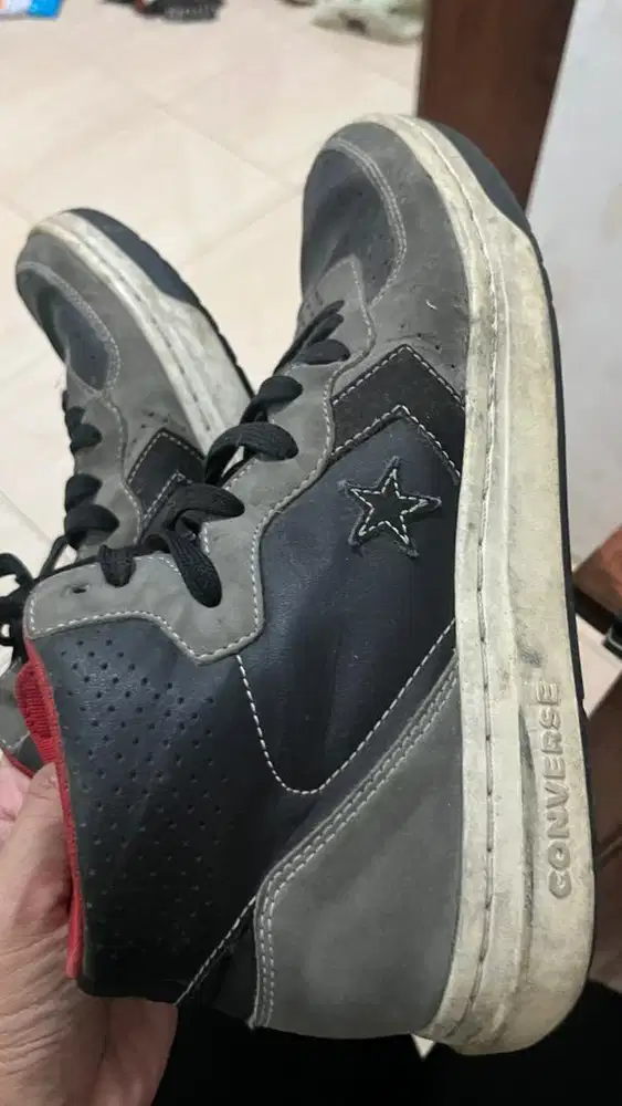 SEPATU CONVERSE RIVAL MID