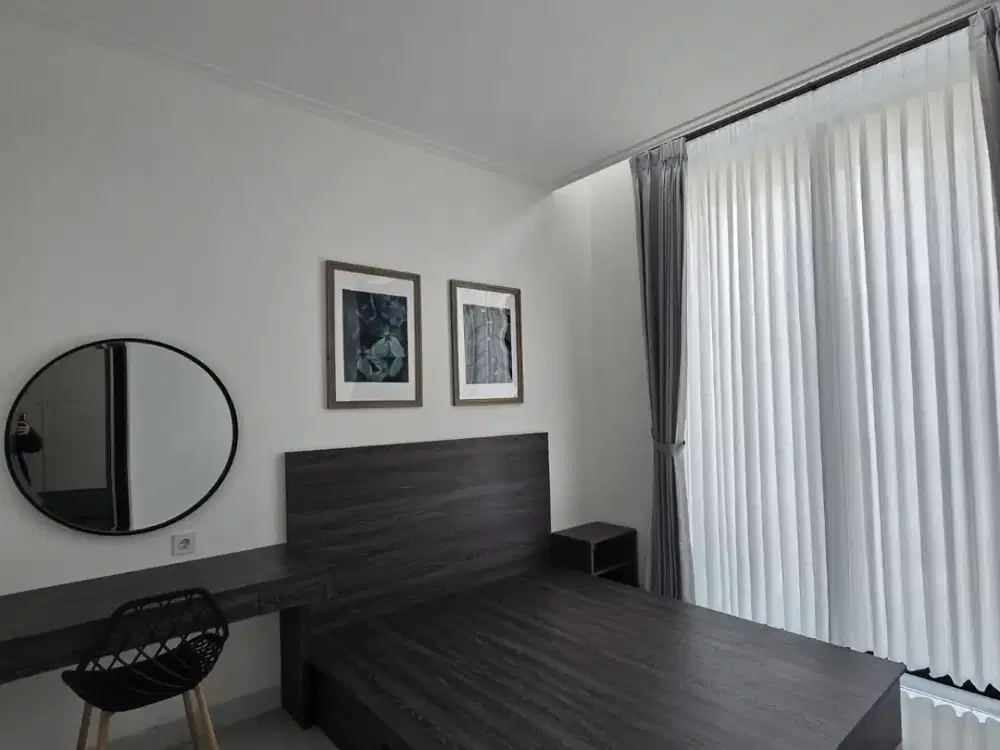 sewa rumah 3 lantai golf island PIK uk 5x17,5m furnished