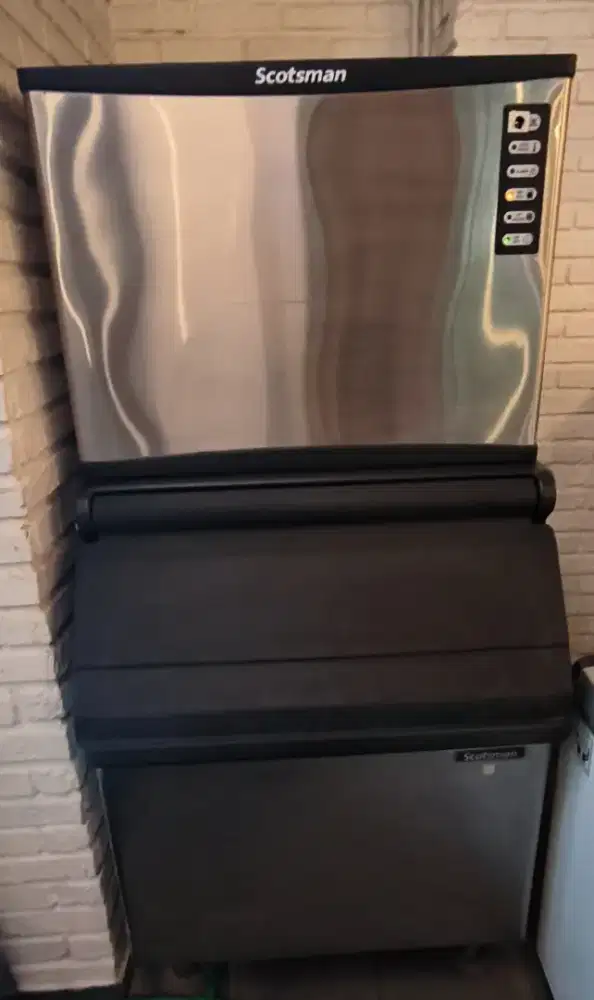 Mesin Pembuat Es Batu SCOTSMAN NW 608 AS + NB 393 265KG/HARI (2020)