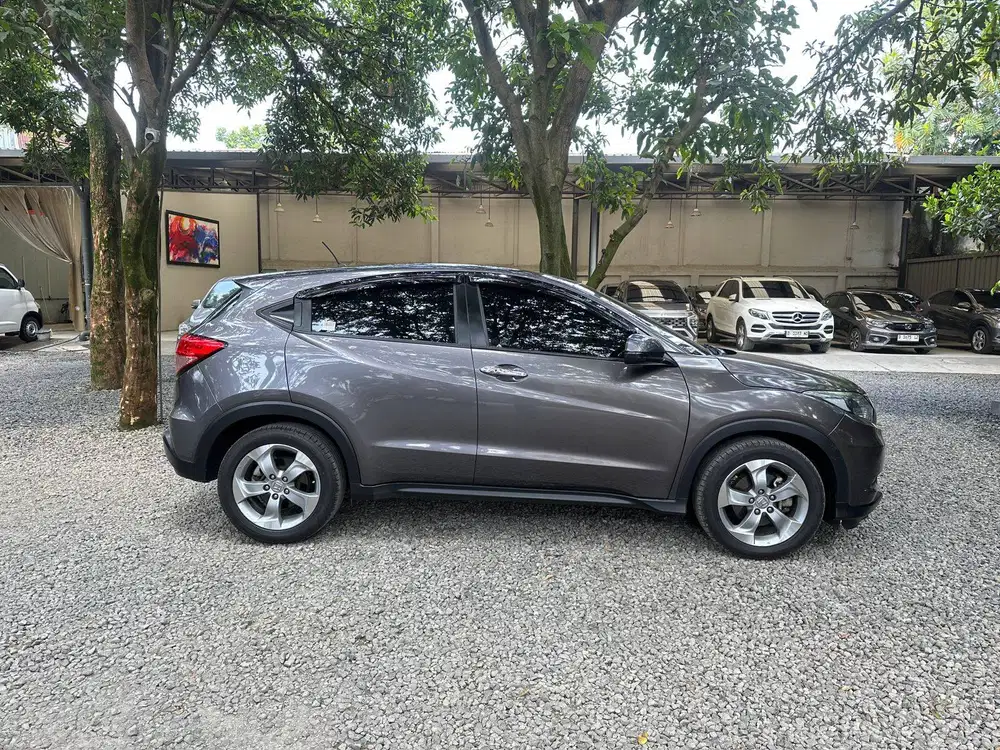 HONDA HR-V 1.5 E CVT 2018 MATIC ISTIMEWA