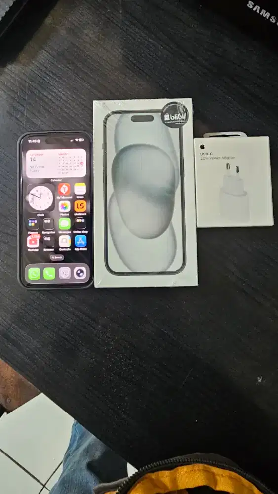 Iphone 15 basic 128gb warna hitam