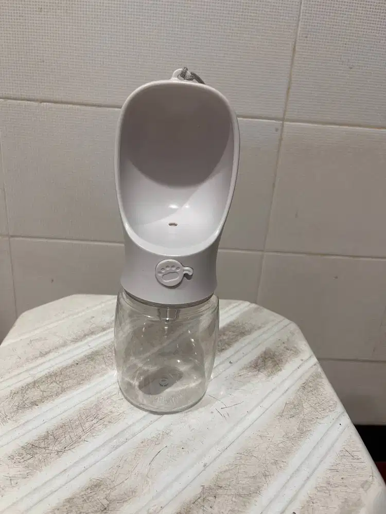 Botol minum peliharaan travel