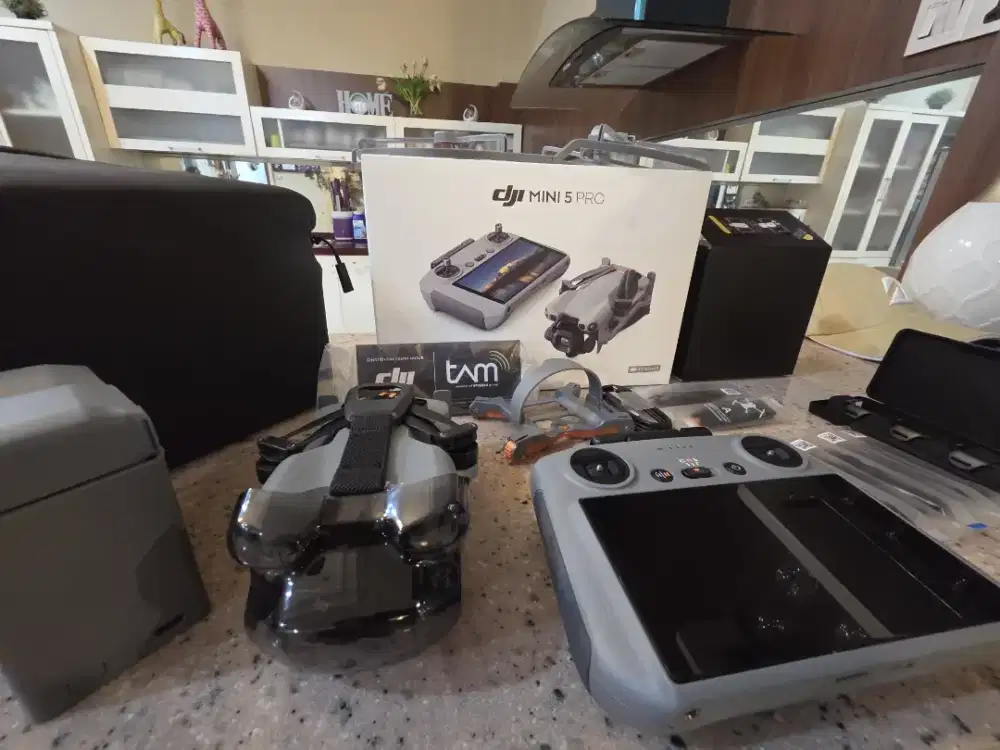 DJI MINI 5 PRO Fly More Combo Plus