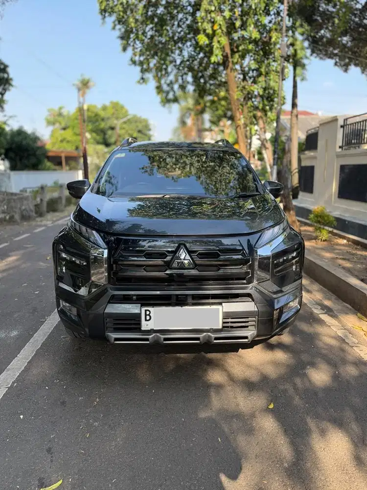 KM 19rb Xpander Cross Premium CVT Auto Matic 2023