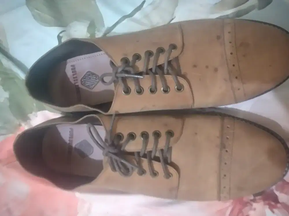 DI JUAL SEPATU MEREK PAUL SOLEMATES MASIH BARU SAYANG KAGA DI PAKAI