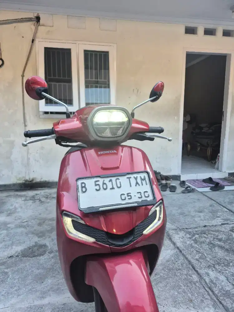 Stylo 2025 pajak hidup warna merah