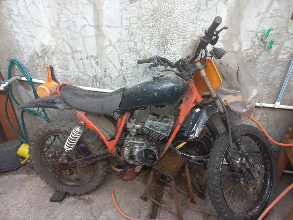 Motor Trail (two-stroke engine)