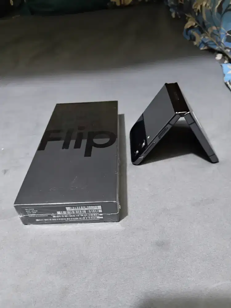 Samsung z flip 4 8/256