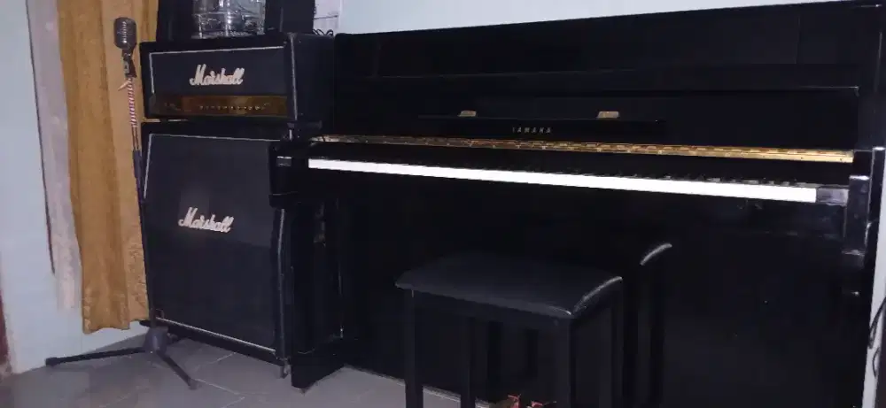 Yamaha Piano akustik LU 101 CPE