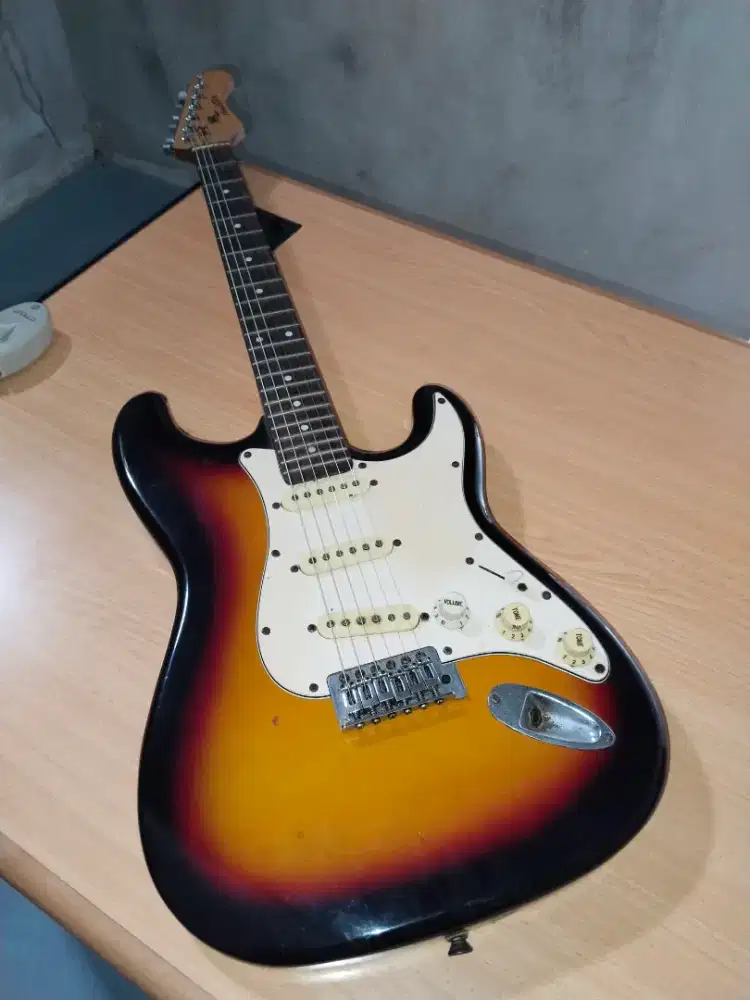 gitar elektrik ori twister model strato mantap siap pakai nett