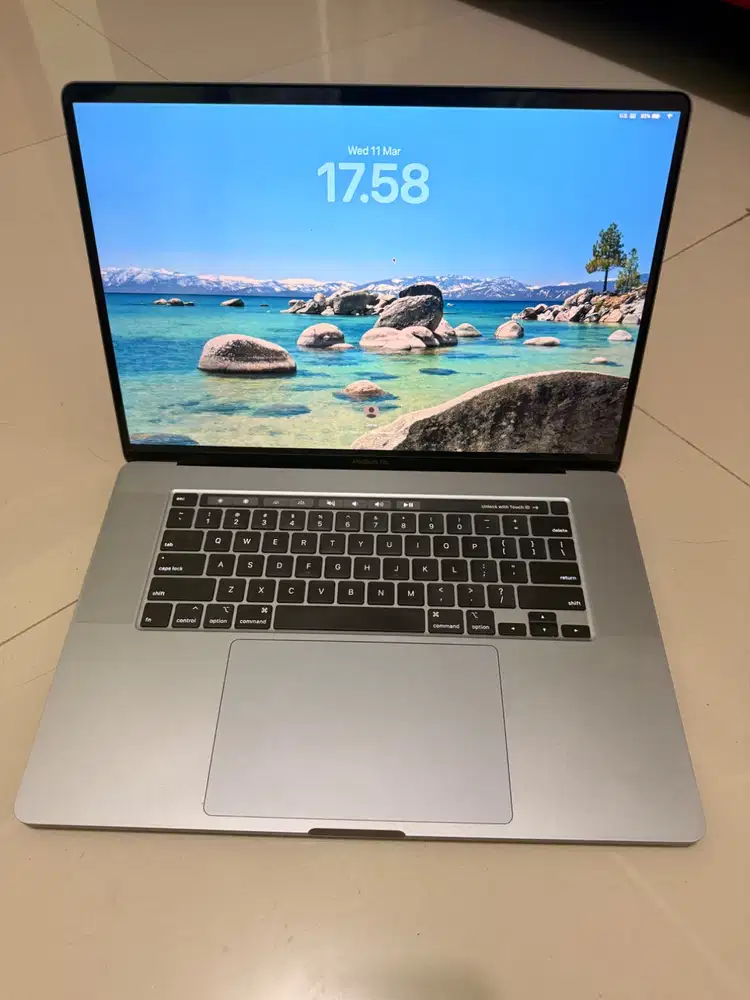 For Sale Macbook Pro 2019 intel i9 Ram 64 gb ssd 1 TB