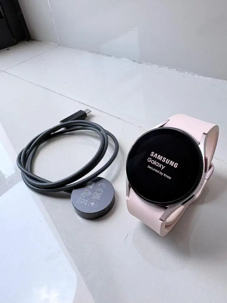 Samsung Galaxy watch 5 pink gold