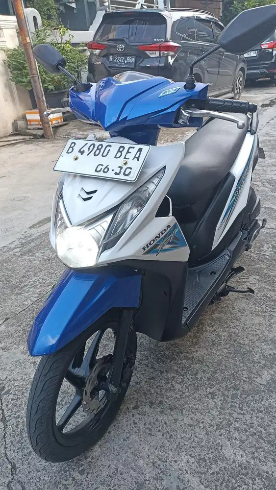 Honda beat esp tahun 2015.
