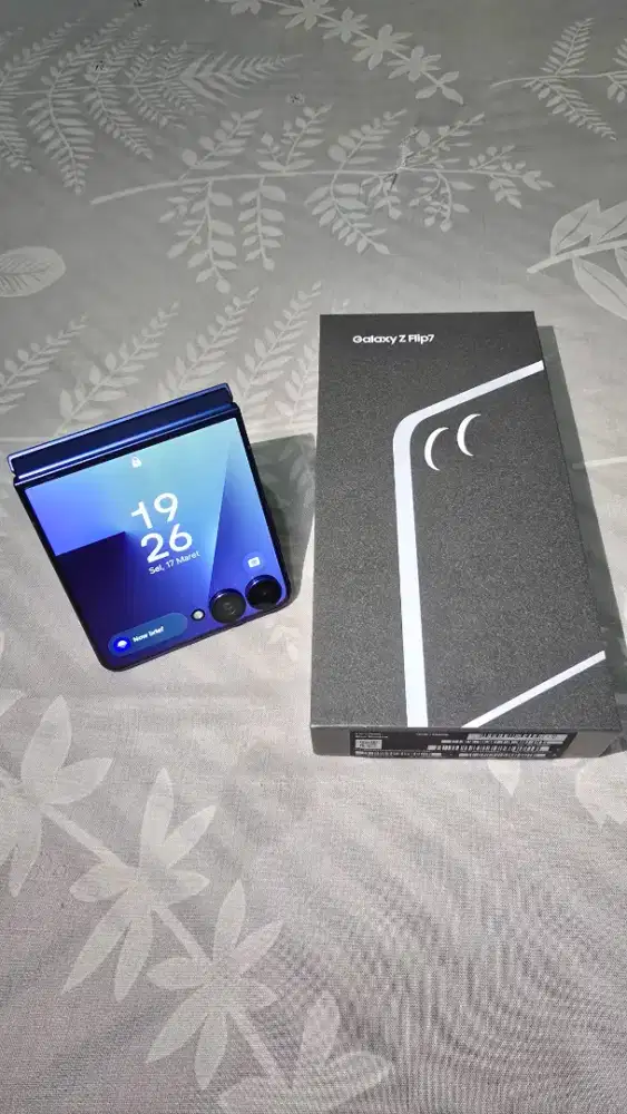 Samsung Galaxy Z Flip7