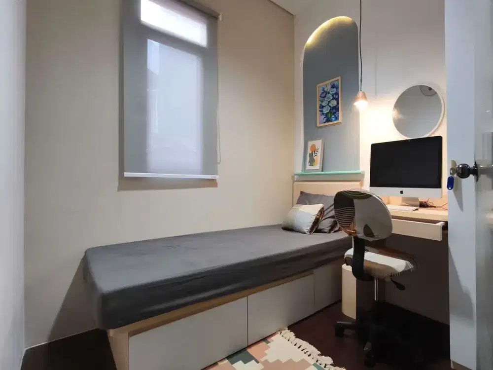 Kost + Garasi Mobil, AC, Free Wi-Fi Waterheater. Fully Furnished, di Jakarta Barat