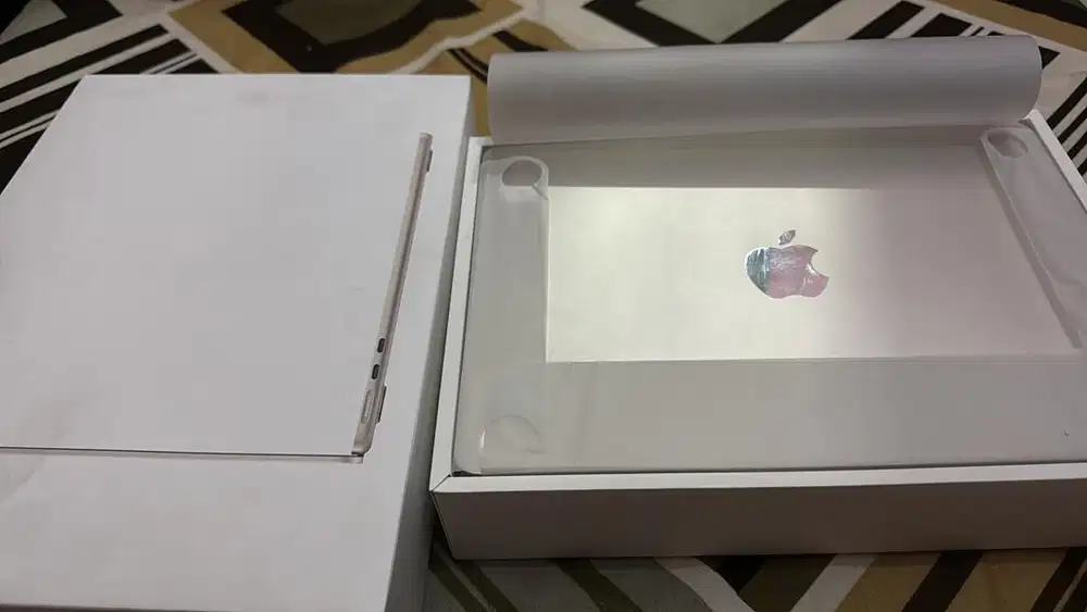 MacBook Air 13 inci 2022