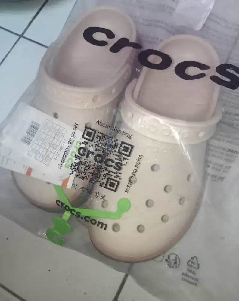Sepatu Crocs asli BARU hrga nego