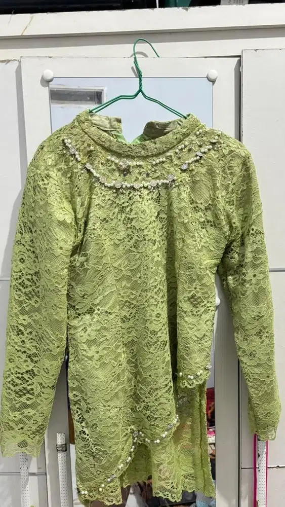 Baju pesta warna ijo