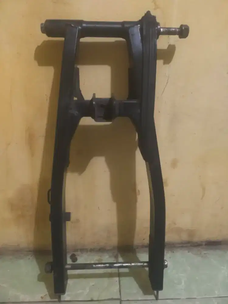 Swing arm K15  CB OLD