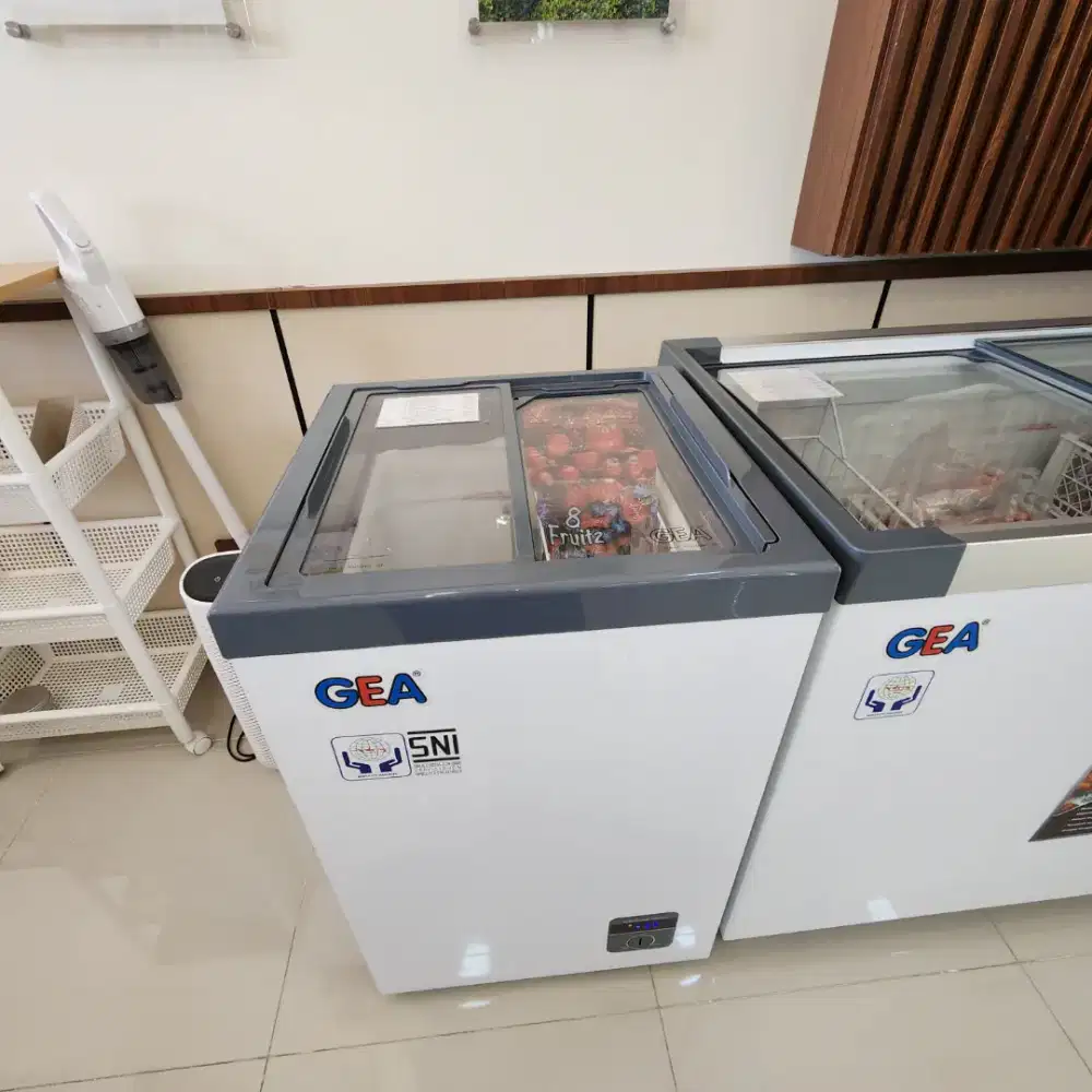 Preloved Chest Freezer 103L GEA