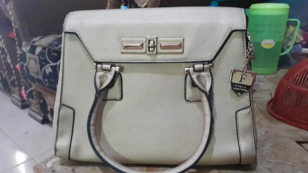 Jual Butuh tas FURLA