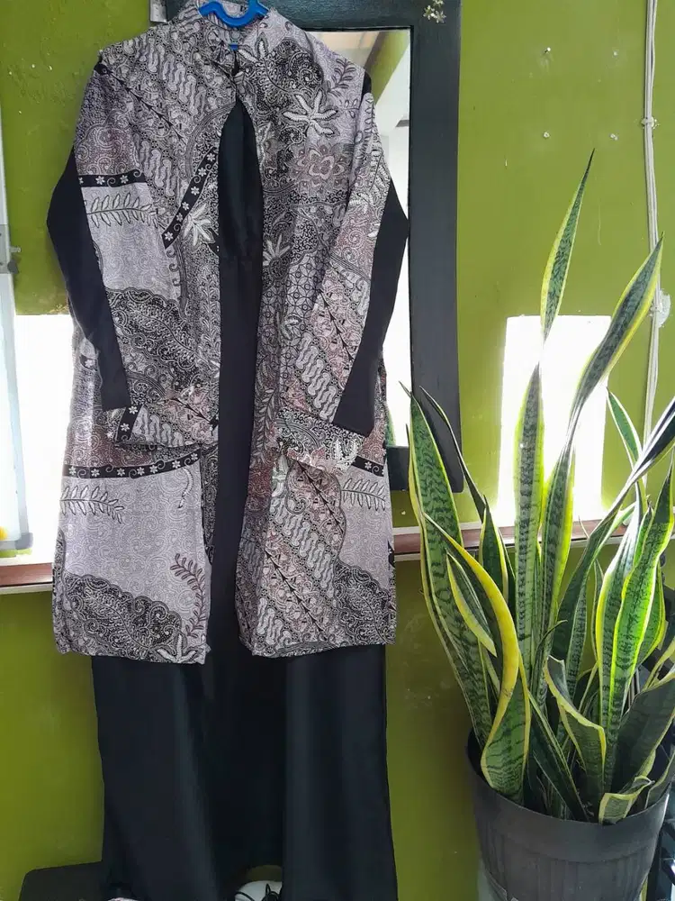 Davina Dress – Gamis Batik Elegan & Wudhu Friendly