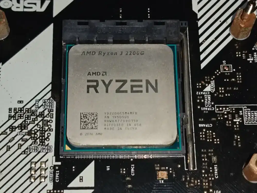 Mobo Asrock A320M-HDV + AMD RYZEN 3 2200G