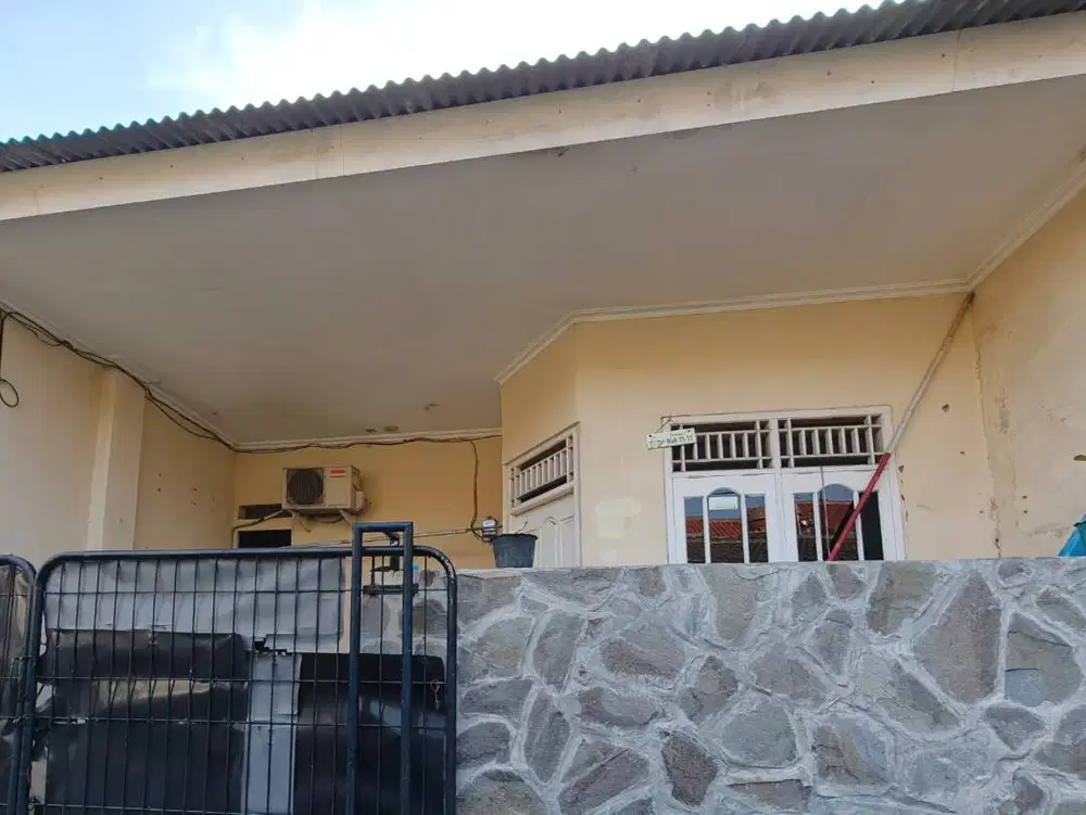 Rumah dikontrakkan dijual Ciputat, Tangerang Selatan, dekat Bintaro