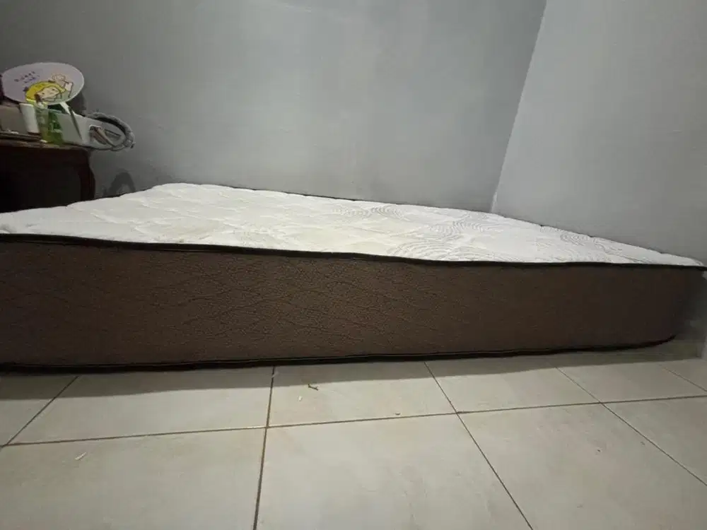 Kasur Spring Bed Elite Serenity Pemakaian 1 Tahun