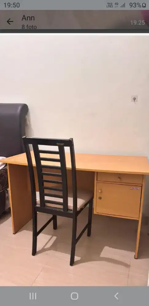 Jual meja belajar dan kursinya .