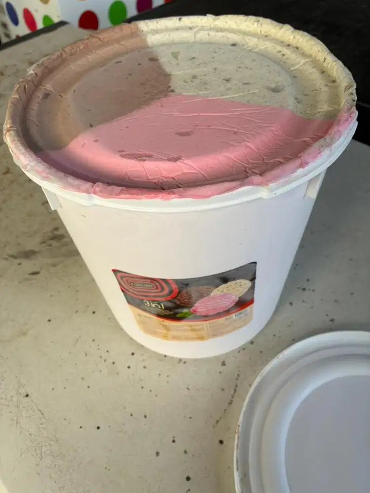 Es Krim Ice Cream Ember Emberan 8 liter Aice Halocoko 3 Rasa 3 in 1