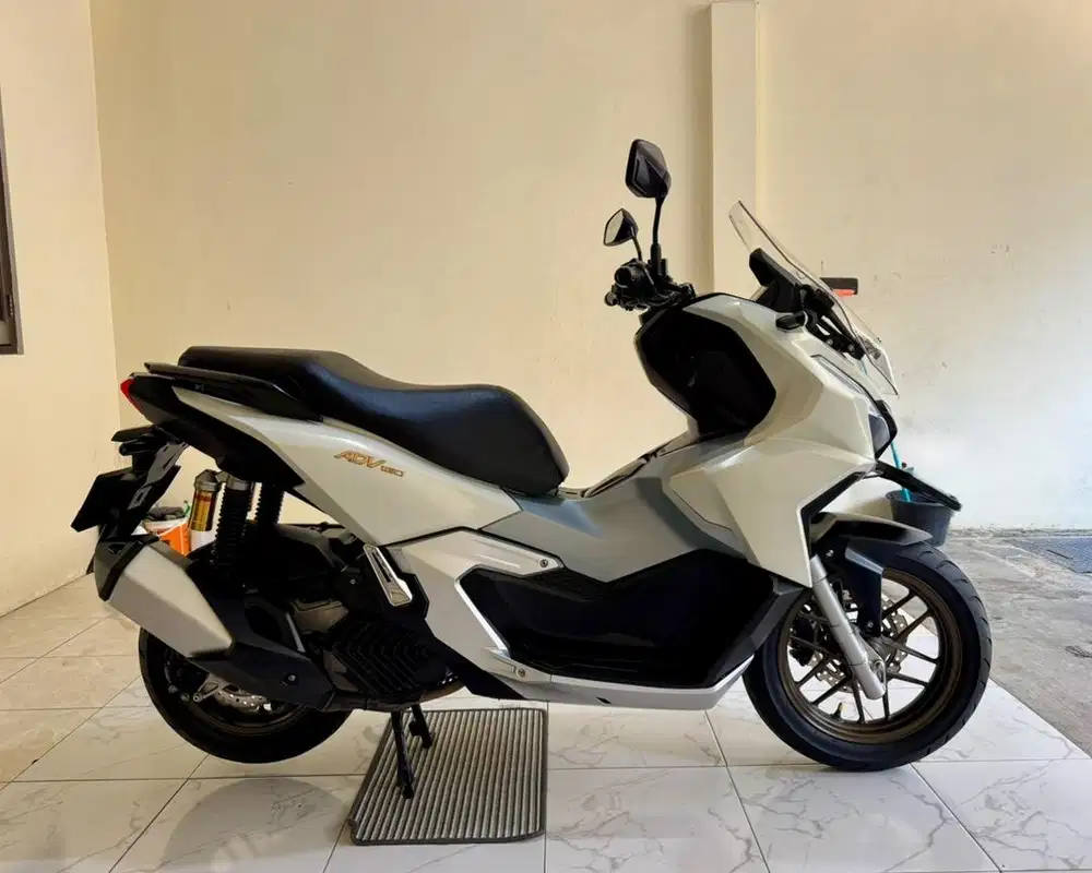 Honda ADV 160 ABS ISS (Tipe Tertinggi) MULUSSS Pajak Hidup Panjang