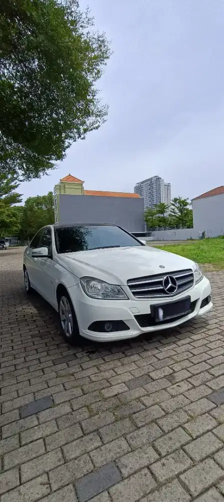 Mercedes Benz w204 c200 CGI 2011