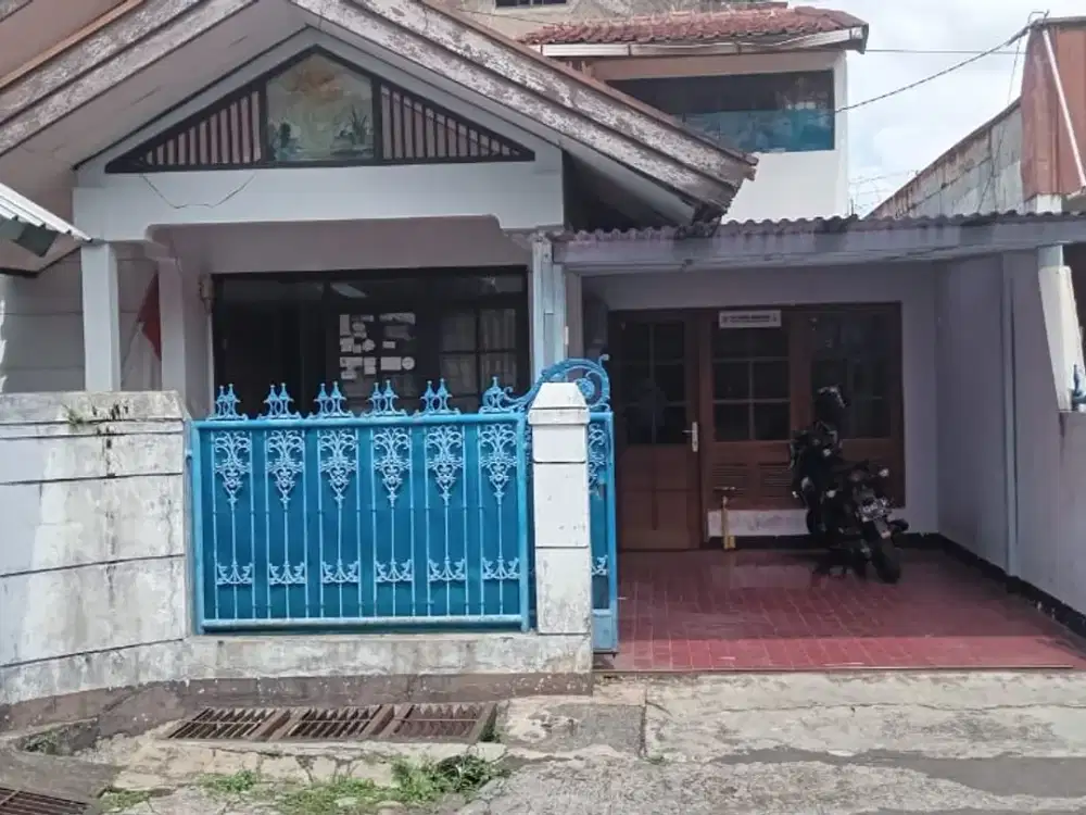 Rumah Luas di Golf Timur Arcamanik Endah