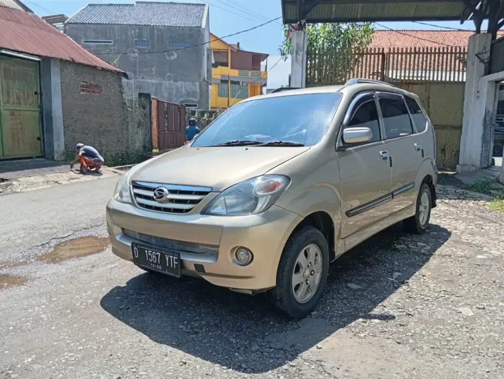 Daihatsu Xenia 2004 Deluxe