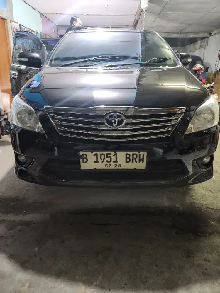 TOYOTA  INNOVA. V MNL DSL. 13