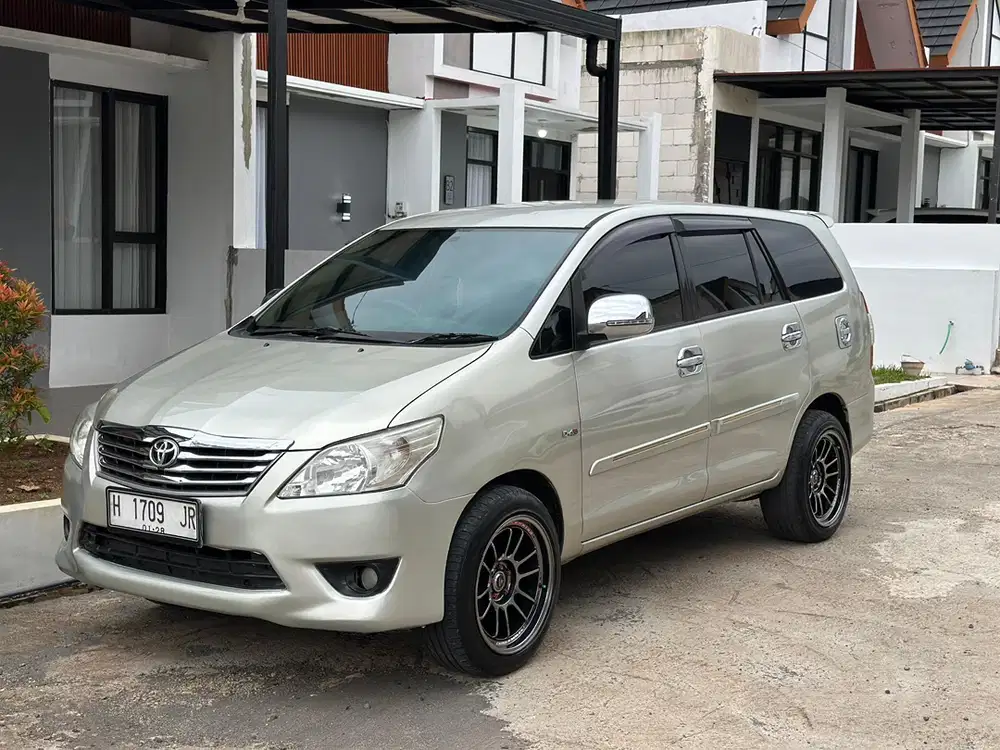 Toyota Kijang Innova 2012 Diesel