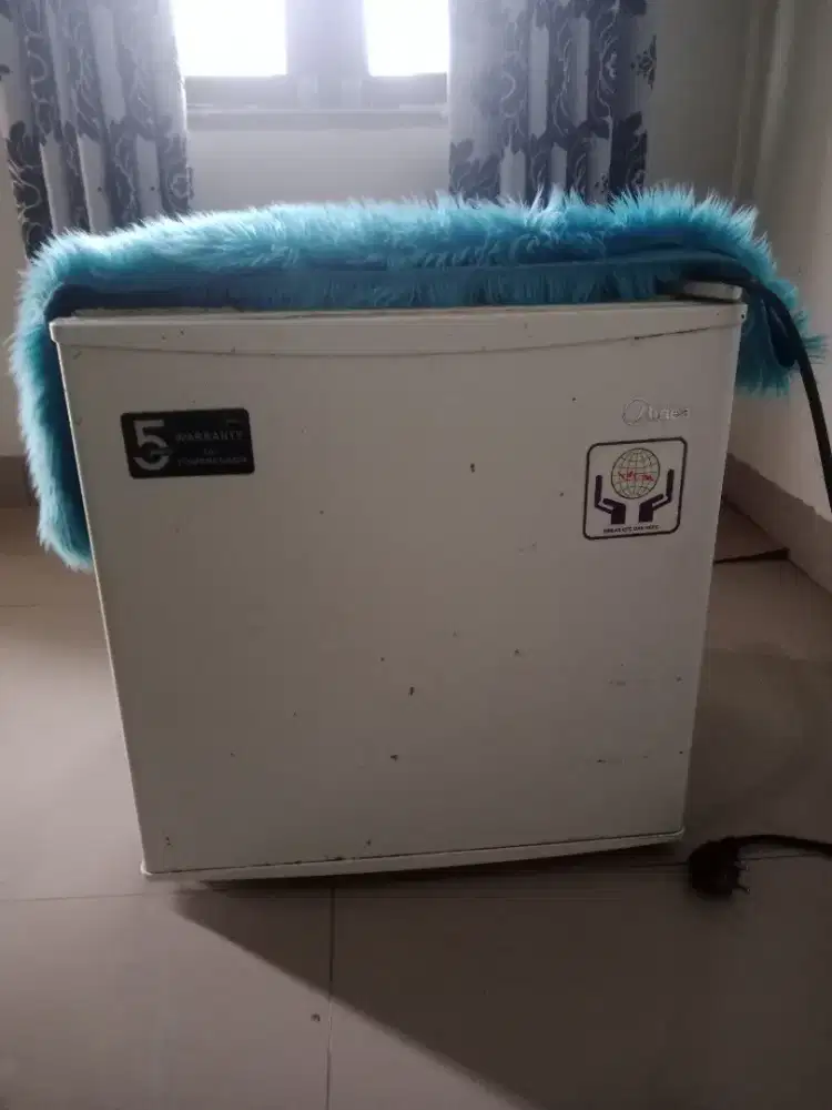 Kulkas mini masih bgs